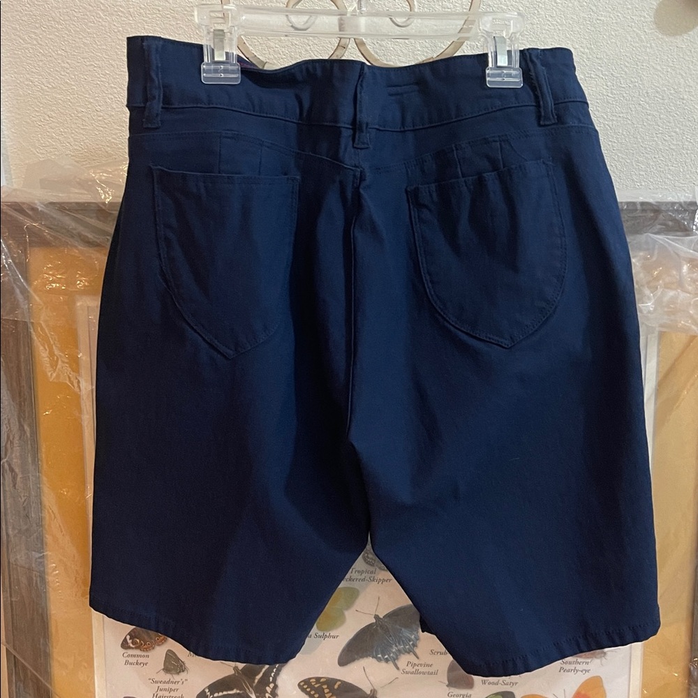 Sabrina Lauren Ladies Shorts size 14 76 % Rayon 21 % Nylon 3 % Spandex - Picture 2 of 5